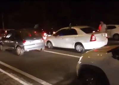 Motoristas protestam contra aumento dos preços dos combustíveis