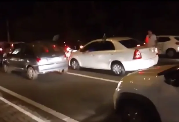 Motoristas protestam contra aumento dos preços dos combustíveis