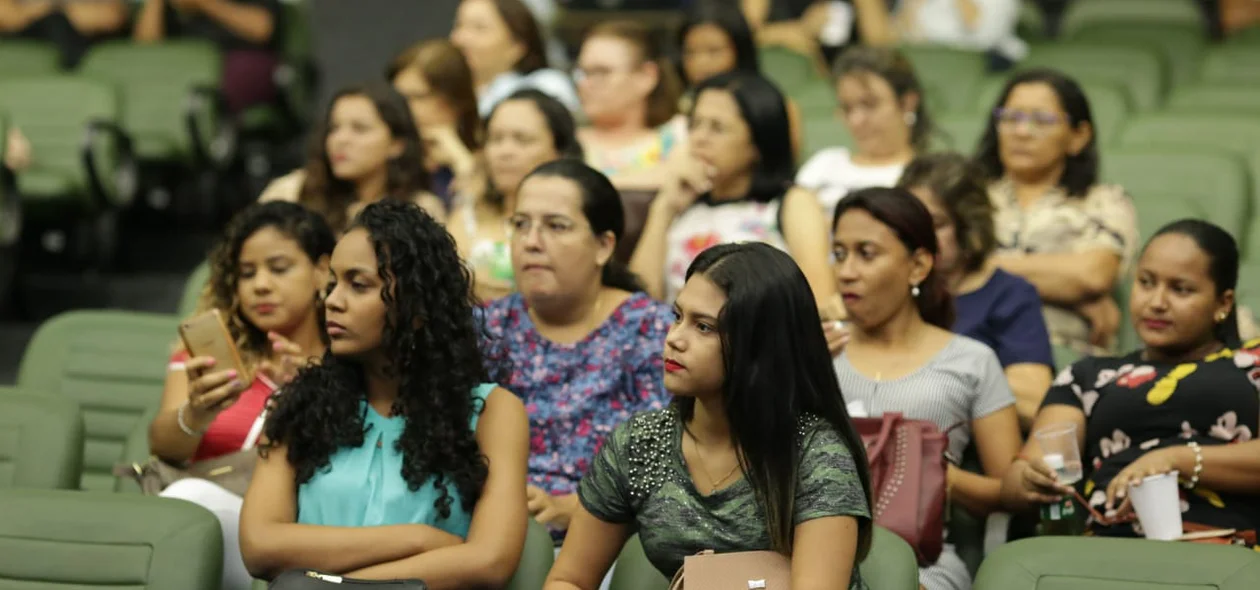 Público para apresentação do filme Vidas Partidas