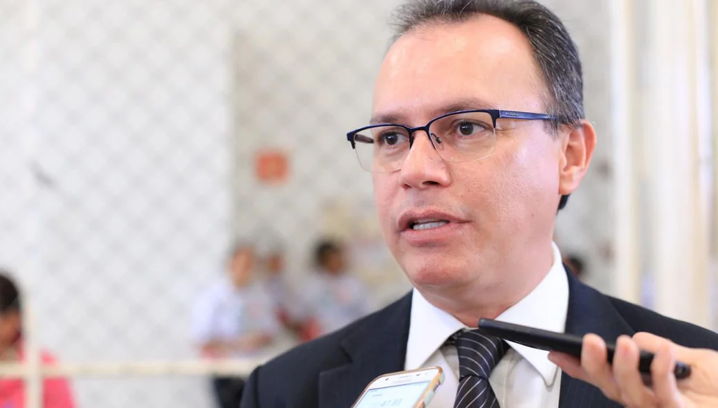 Secretário de administração Ricardo Pontes