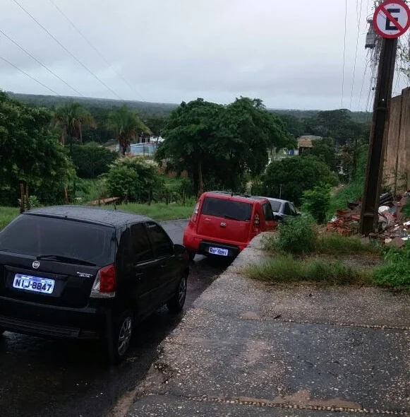Carros estacionado em local proibido 