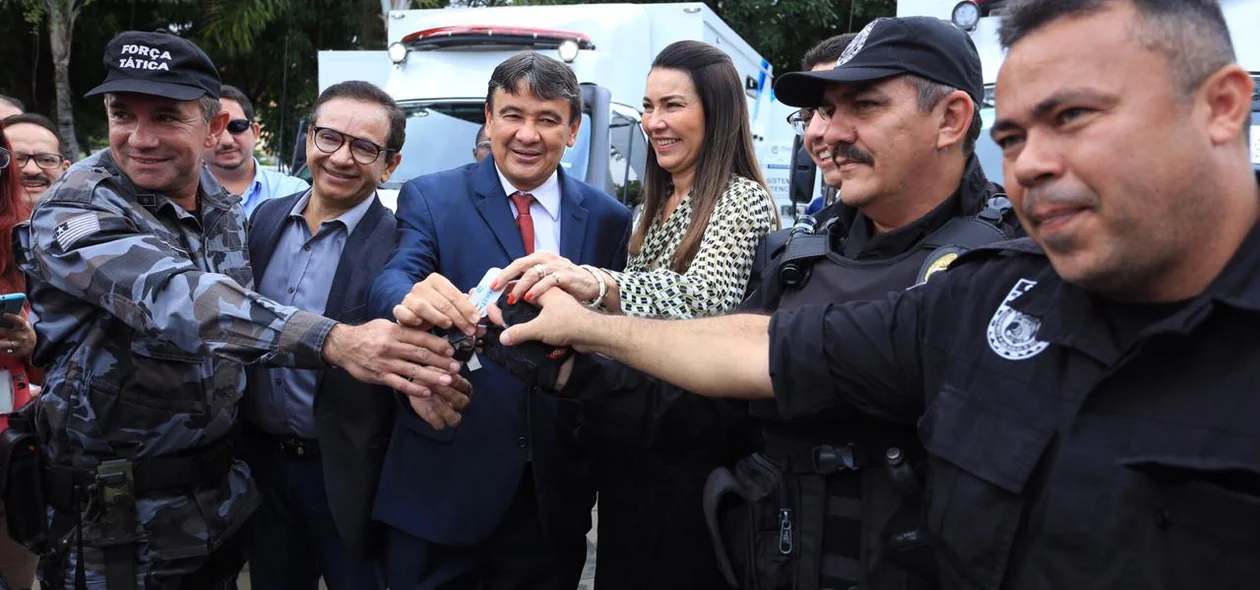 Governo do Estado entrega viaturas para o transporte de presos