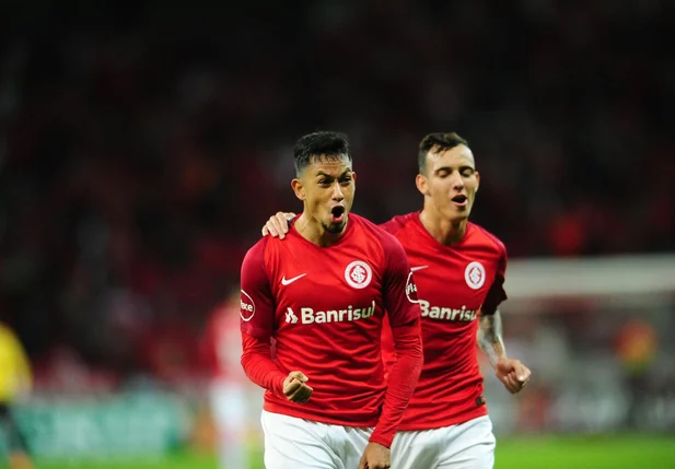 Internacional vence e avança no Brasileirão