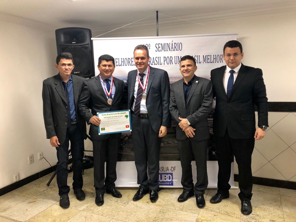 Rubens Vieira recebe certificado