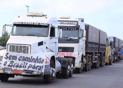 Manifestação dos caminhoneiros na BR 316 em Teresina