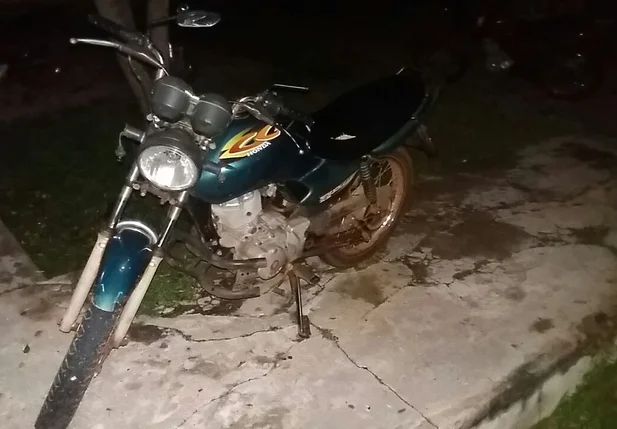 Moto da vítima depredada pelo acusado 
