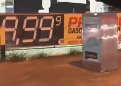 Gasolina vendida a R$ 10 em porto do DF