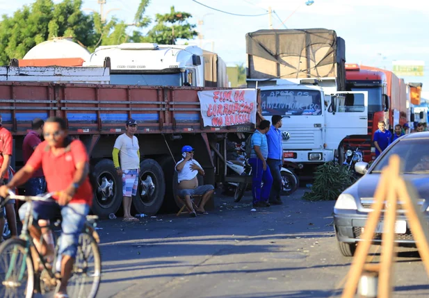 Manifestação dos caminhoneiros em Teresina