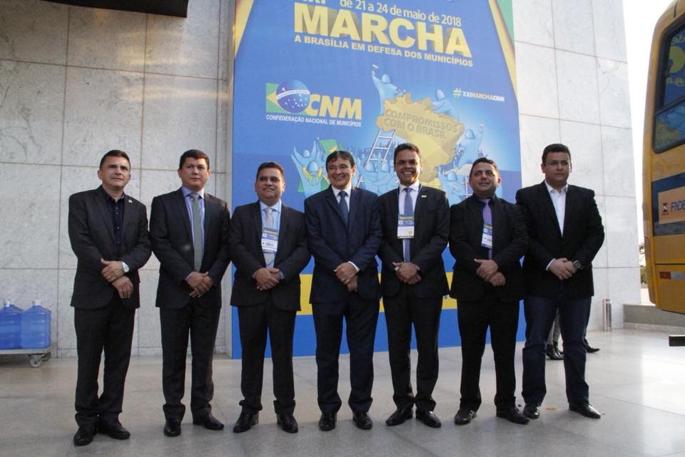 Prefeito Rubens Vieira participa da Marcha a Brasília