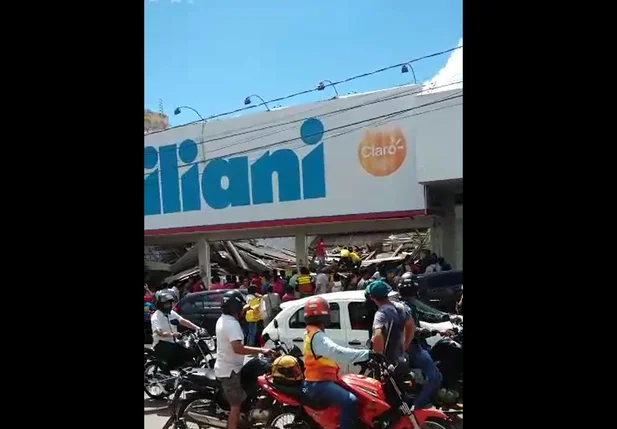 Teto da Liliane cai em Araguaína