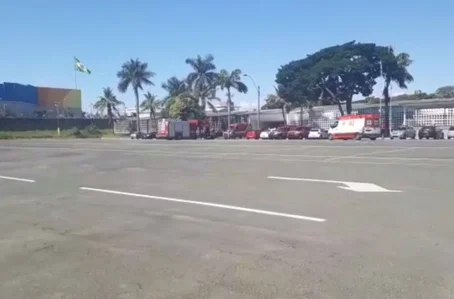 Corpo de Bombeiros combate incêndio em centro de internação para menores de Goiânia