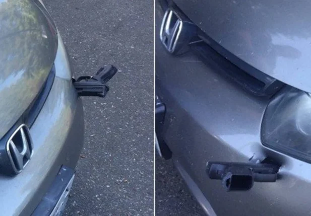 Arma cravada no para-choque de carro em Washington, Estados Unidos. 