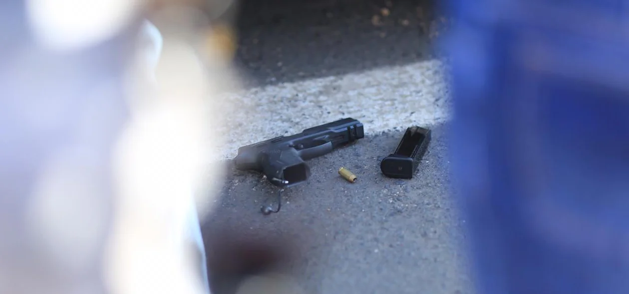Arma encontrada dentro do carro