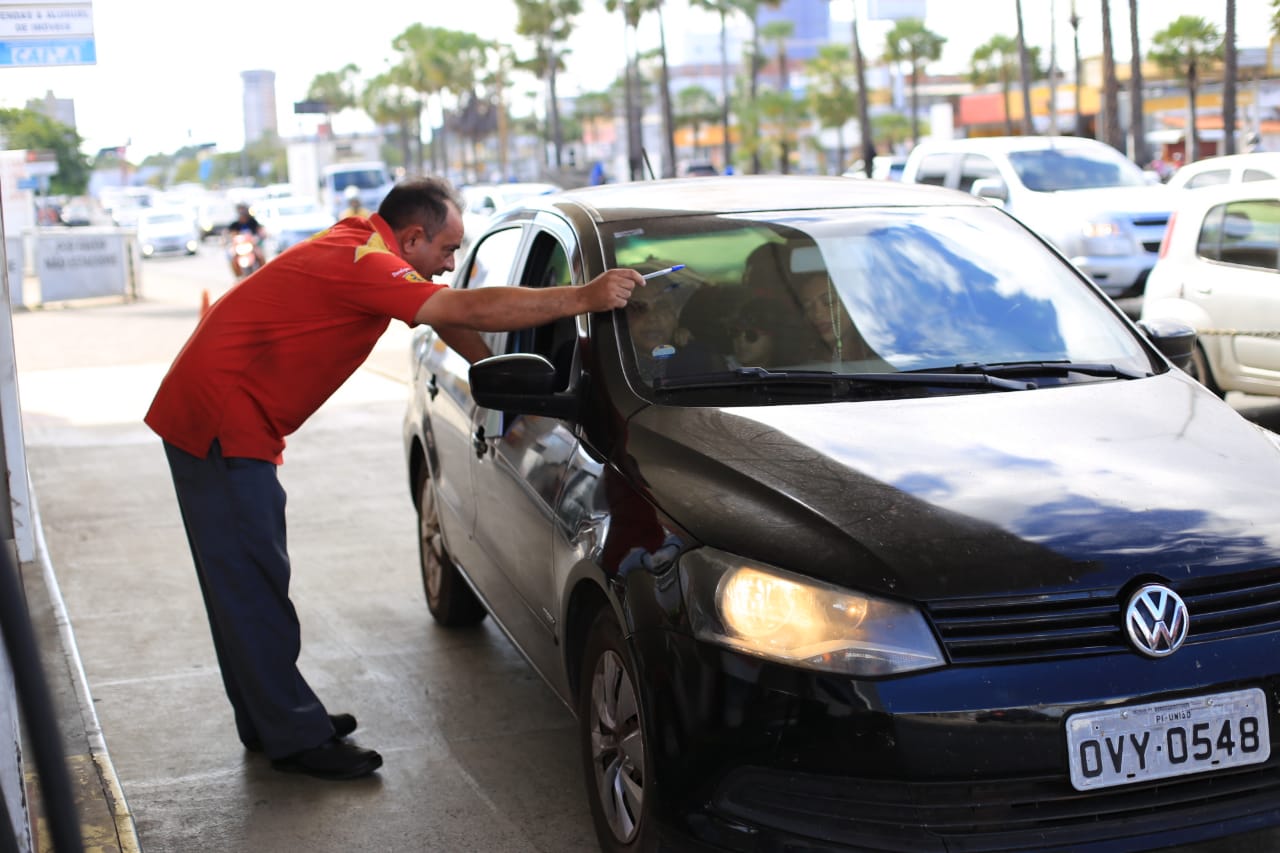 Frentista explica que não tem gasolina no posto