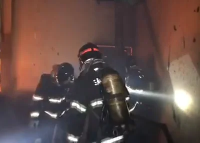 Incêndio em galpão invadido 