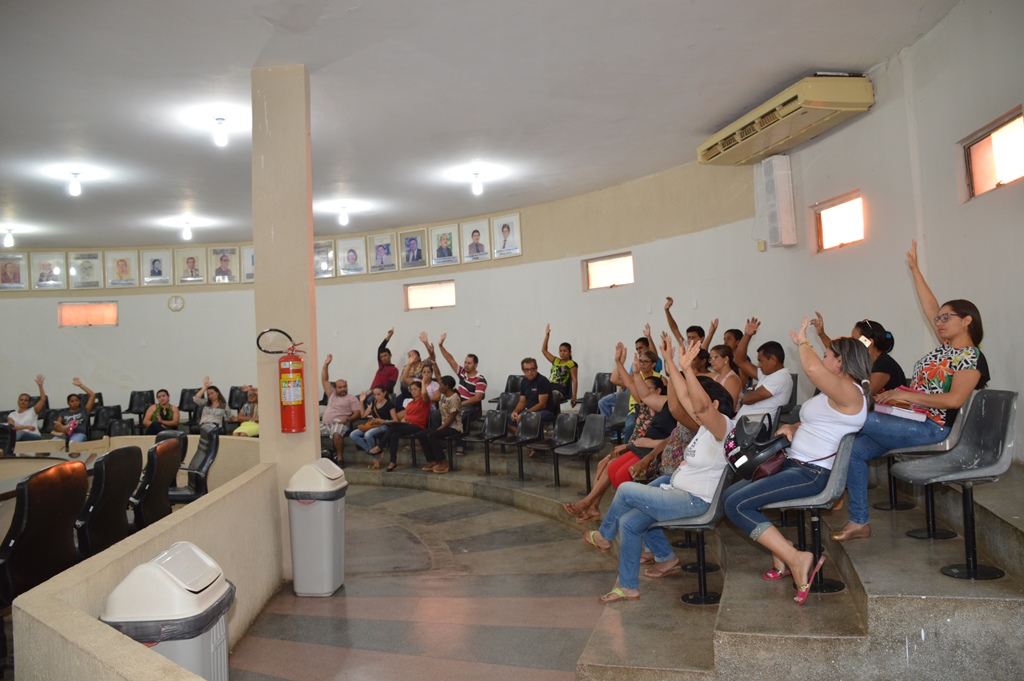 Servidores rejeitam reajuste de 2,95% concedido pelo prefeito