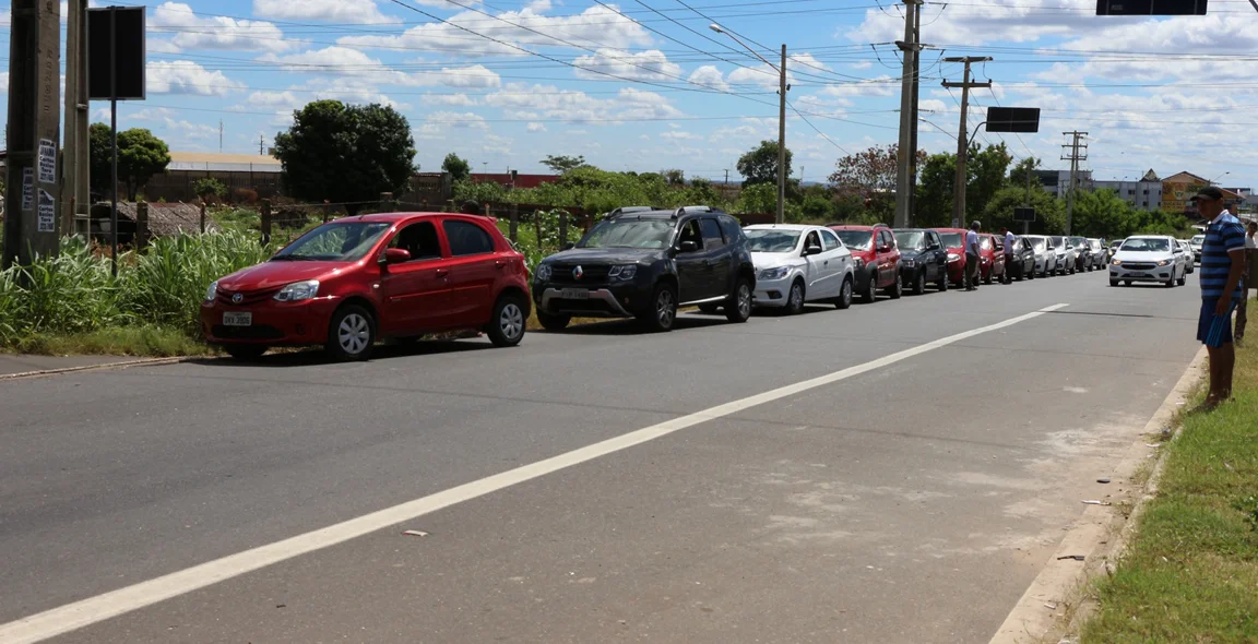 Fila de veículos na BR 316, sentido Bela Vista