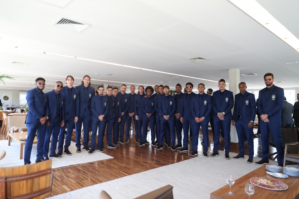 Seleção Brasileira na sede da CBF rumo a Londres
