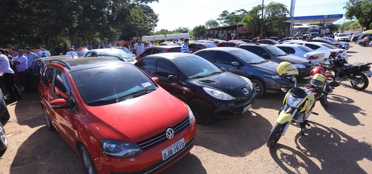 A desocupação acontece nesta segunda-feira (28)