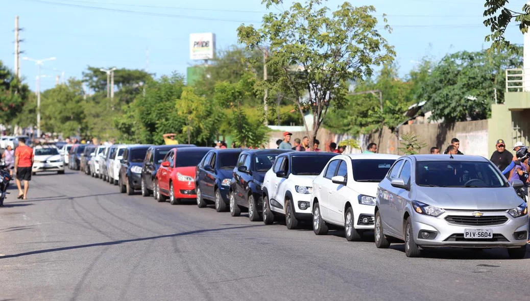 Filas com mais de 60 veículos