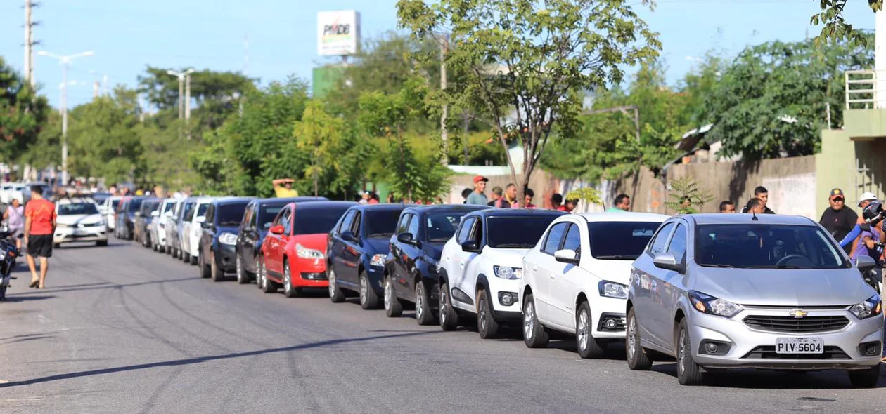 Filas com mais de 60 veículos