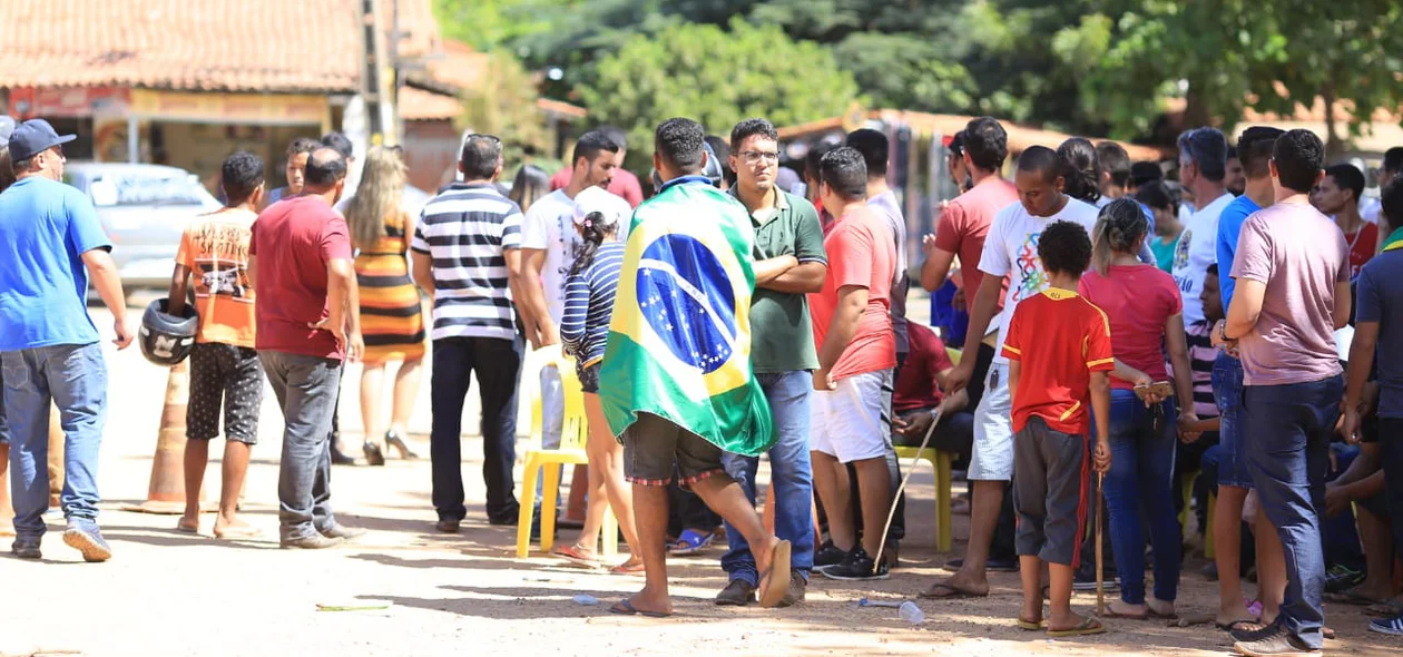 Manifestantes no Terminal de Petróleo 