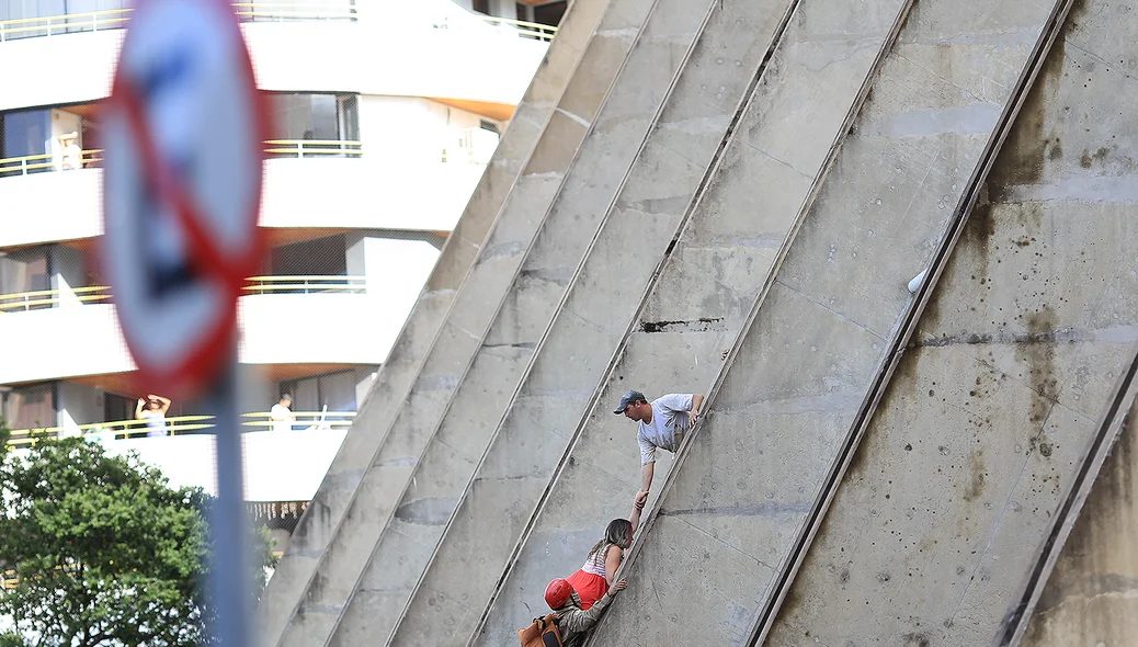 Bombeiros resgatam mulher gravida 