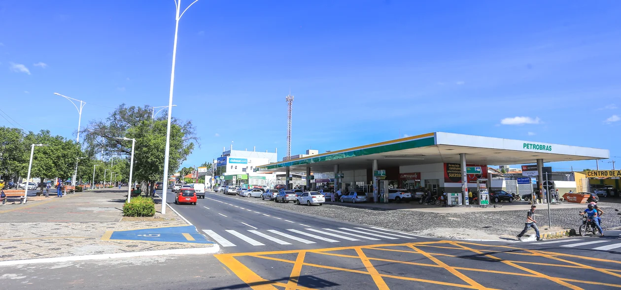 Posto de combustível na Frei Serafim