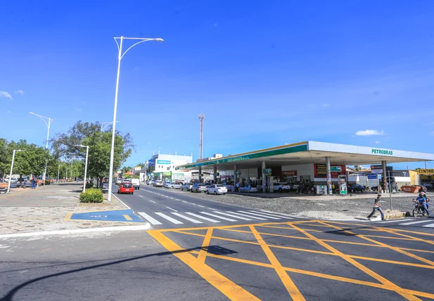 Posto de combustível na Frei Serafim