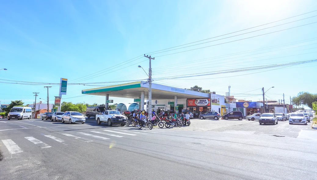 Posto de combustível na Rua Magalhães Filho