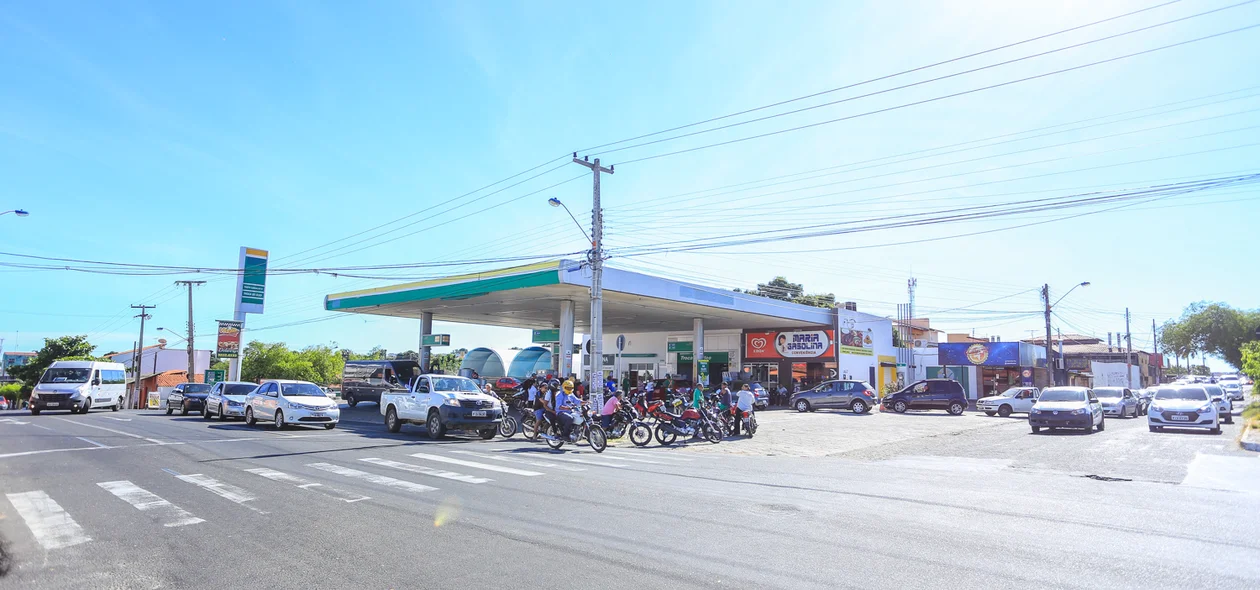 Posto de combustível na Rua Magalhães Filho