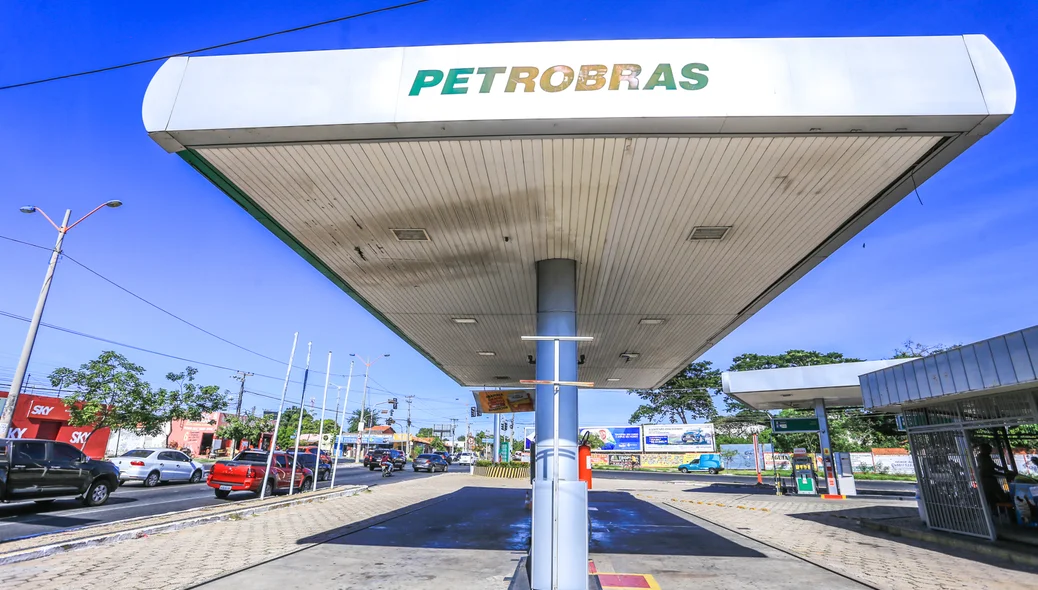 Posto sem combustível na avenida Duque de Caxias 