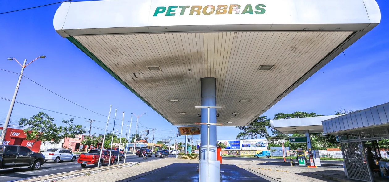 Posto sem combustível na avenida Duque de Caxias 