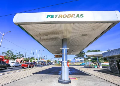 Posto sem combustível na avenida Duque de Caxias 