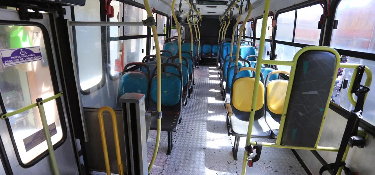 Ônibus estão vazios por conta de greve em Teresina