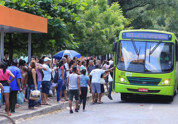 Passageiros do transporte coletivo de Teresina