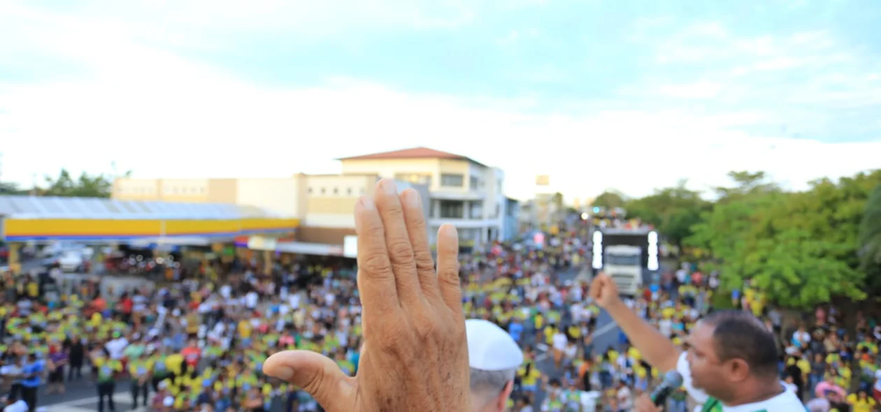 A marcha iniciou na tarde desta quinta-feira (31)