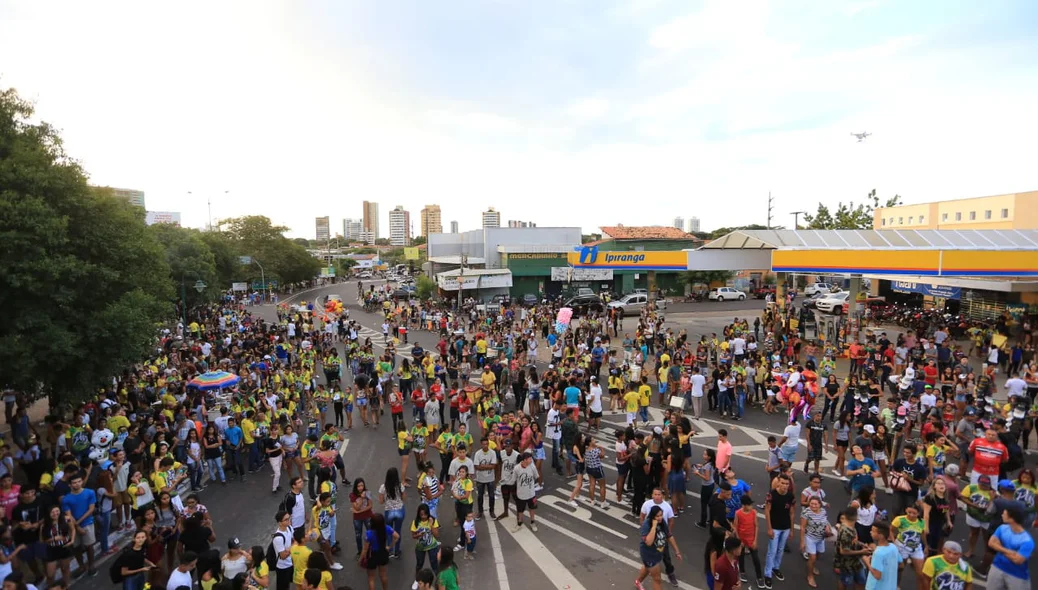 A marcha teve como tema a paz