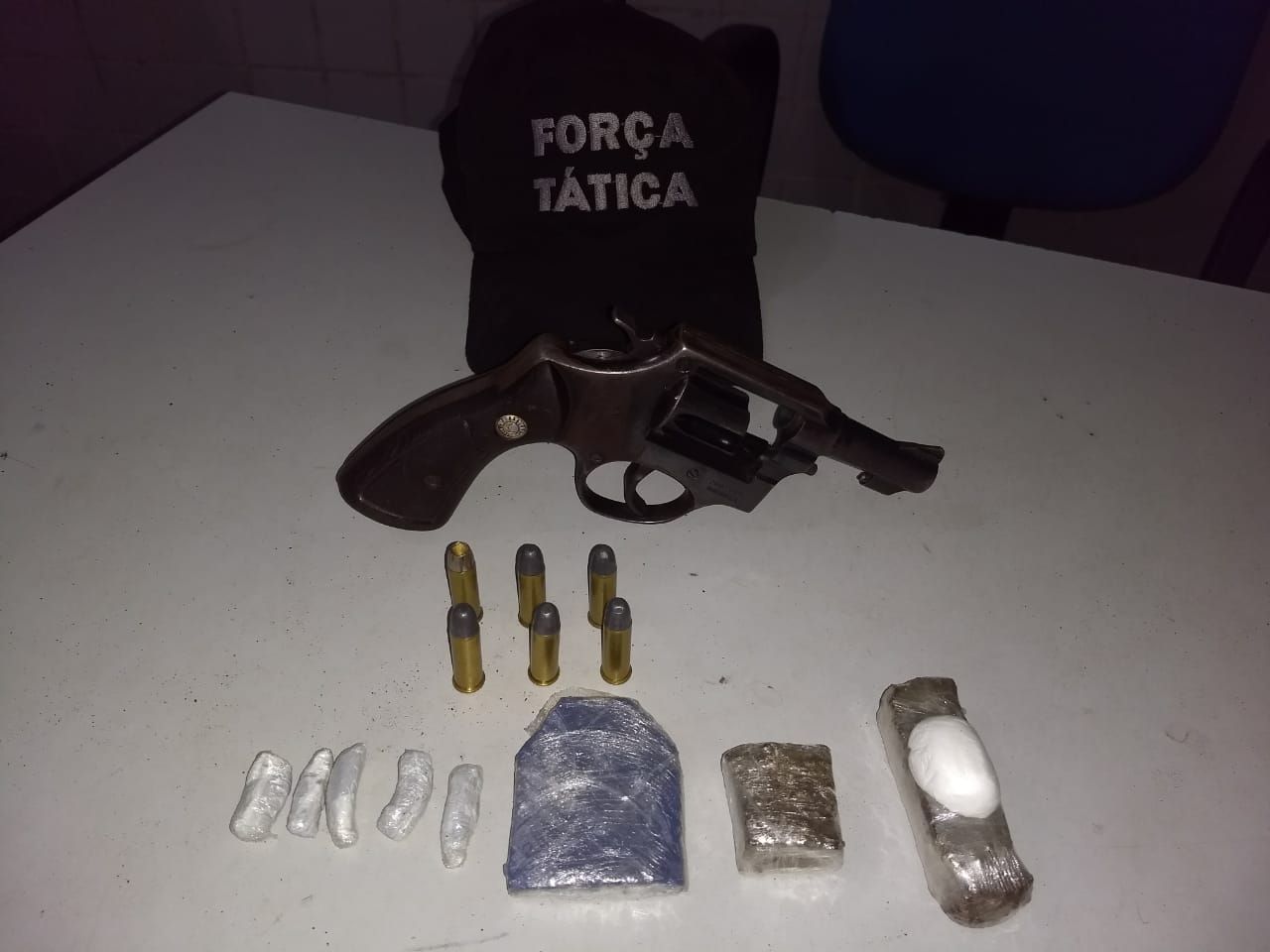 Material apreendido em Altos