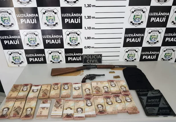 Material apreendido pela Polícia Civil