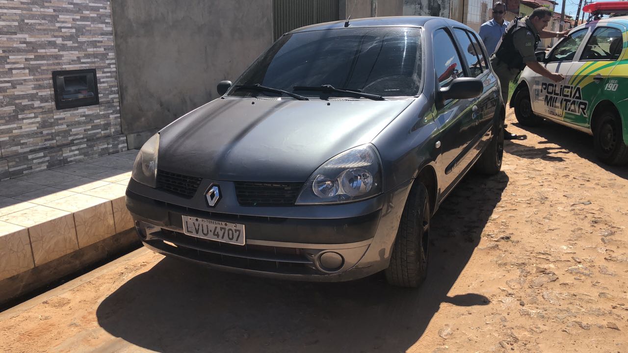 Carro utilizado pelos criminosos