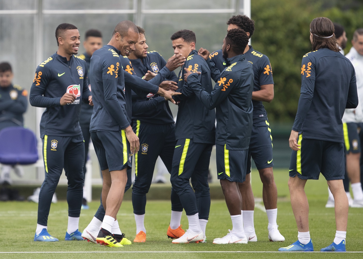 Seleção brasileira durante treino em Londres