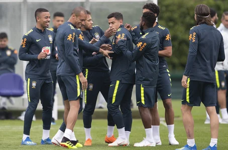 Seleção brasileira durante treino em Londres