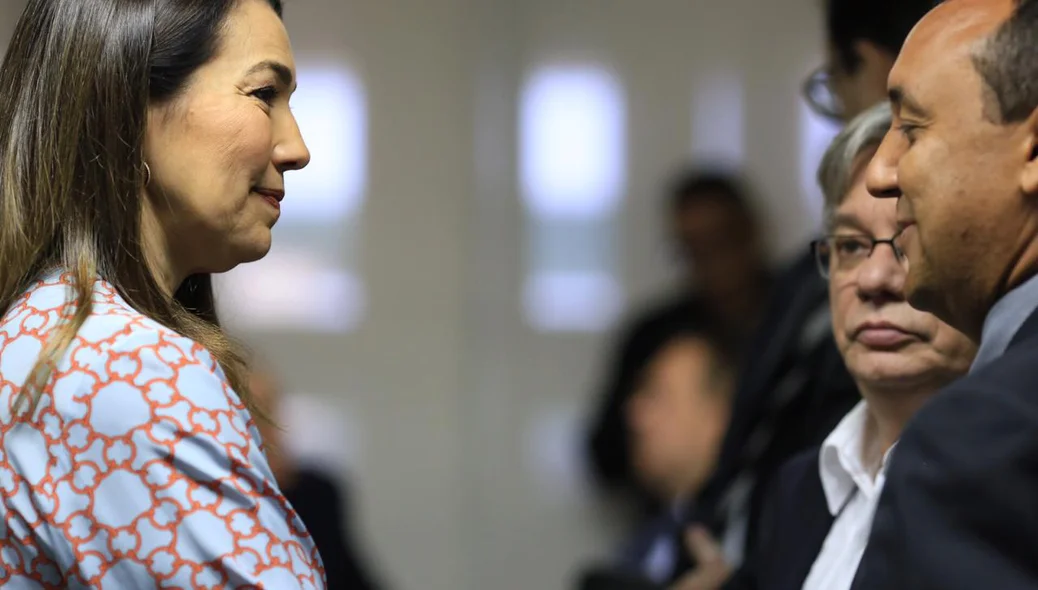 Vice-governadora Margarete Coelho cumprimenta o presidente do TJ-PI, Erivan Lopes