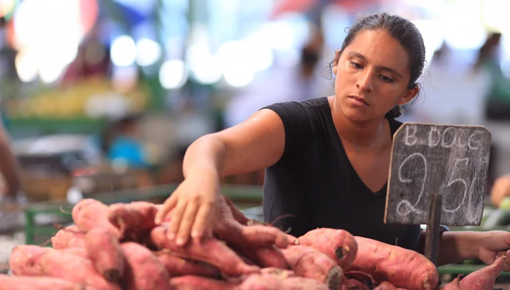 Cliente escolhe a batata doce