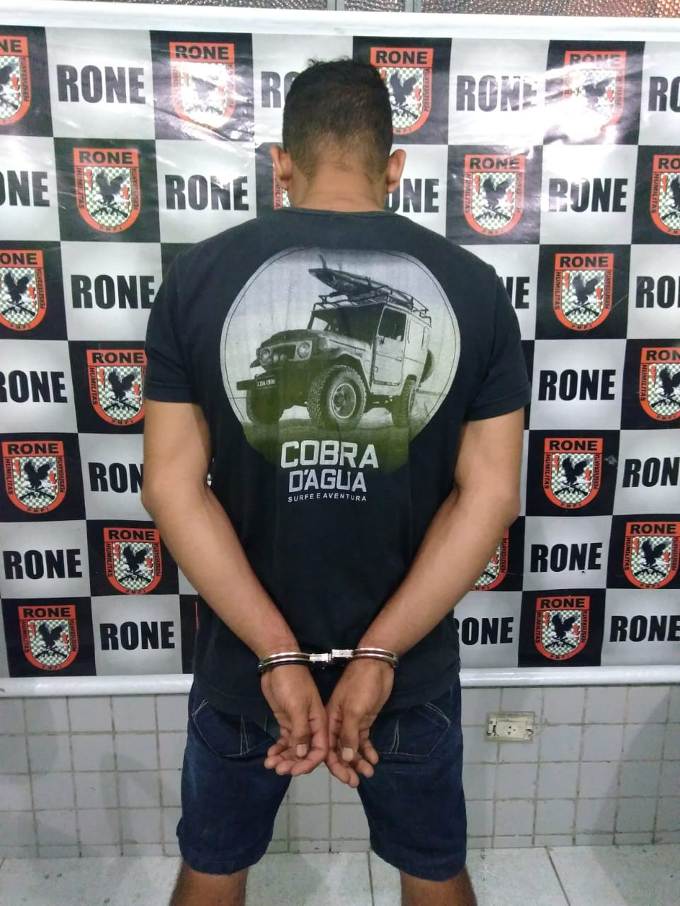 Alexandre da Silva Araújo, preso por porte ilegal de arma 