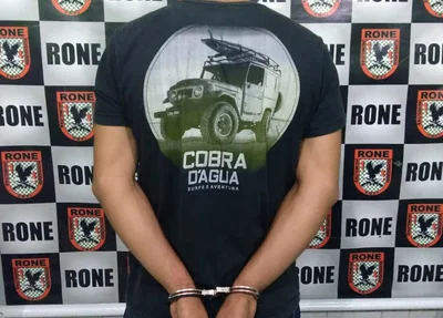 Alexandre da Silva Araújo, preso por porte ilegal de arma 