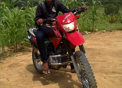 Cantor morreu após acidente de moto
