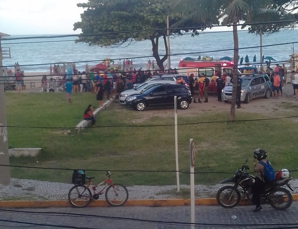 Jovem é atacado por tubarão no Recife
