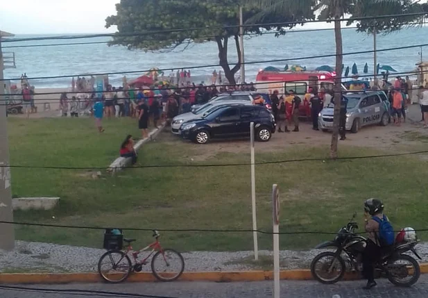 Jovem é atacado por tubarão no Recife